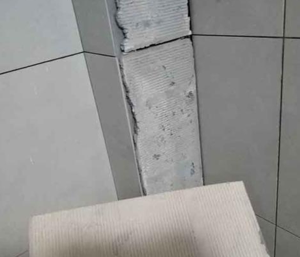 崆峒瓷砖空鼓维修公司分享下厨房瓷砖脱落的补救措施。